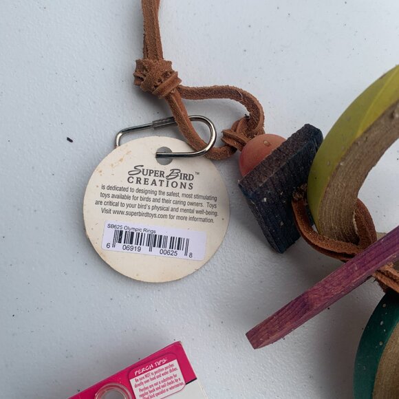 BIRD SUPPLIES - 3pc lot PARROT MACCAW, hanging cage toys, blocks, perch, bowl - Picture 9 of 10